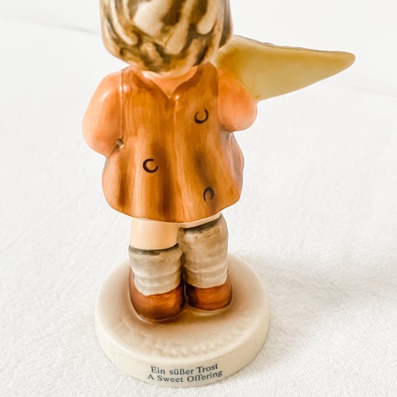 “A Sweet Offering” Hummel - Picture 4 of 6